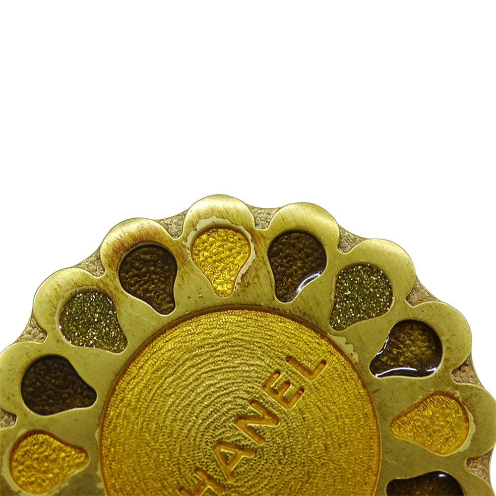 CHANEL Authentic Vintage Gold Brooch - Picture 8 of 8